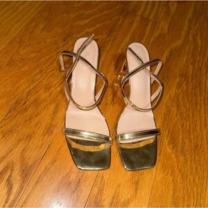 Elegant Gold Strappy Women's Sandals